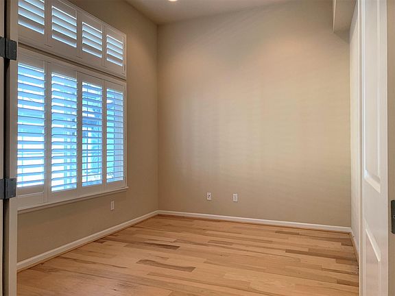 2nd image of 813 Cherry Orchard Pl