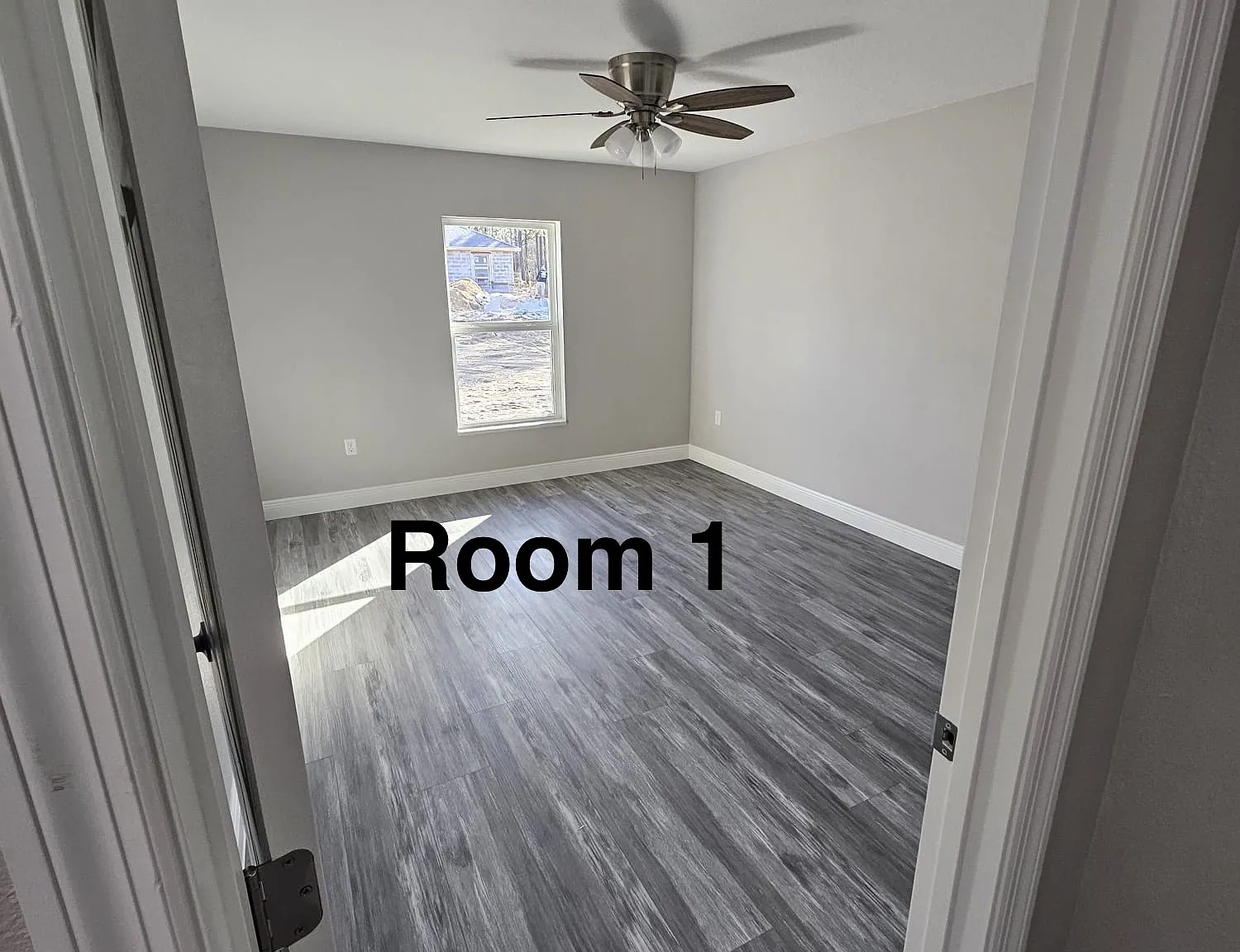 377 NW Redwing Rd — Photo 3