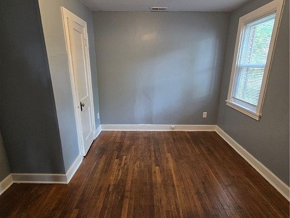 4th image of 2117 Clarke St APT A