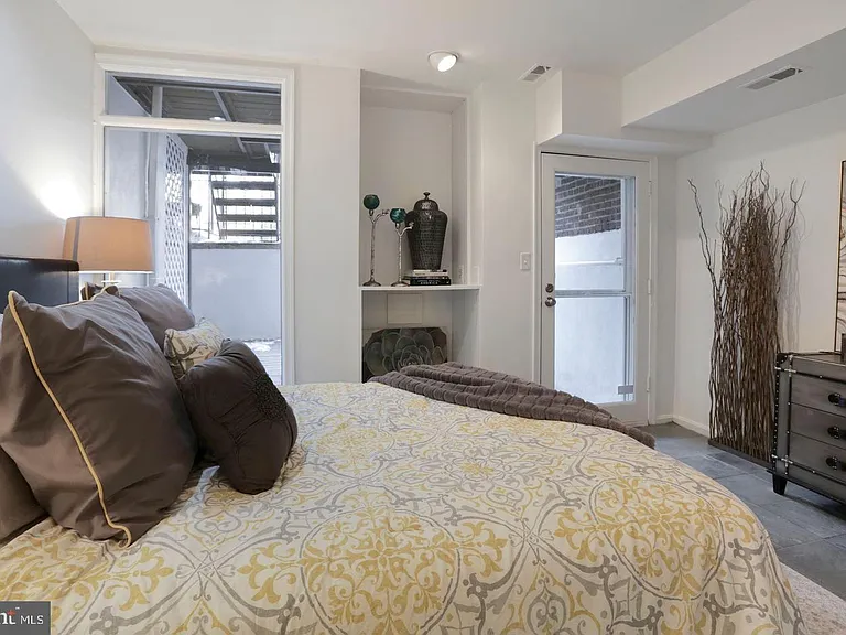 1753 Swann St NW #2 — Photo 12
