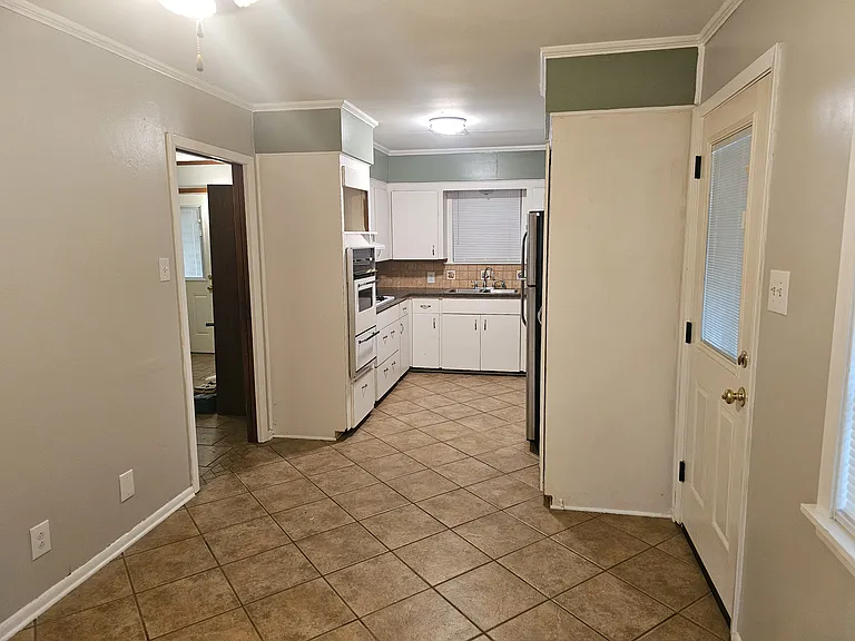 114 Fairlane Dr — Photo 6