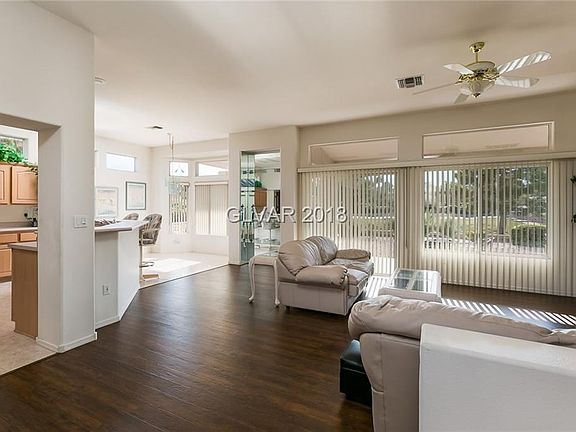 2nd image of 2821 Spalding Dr