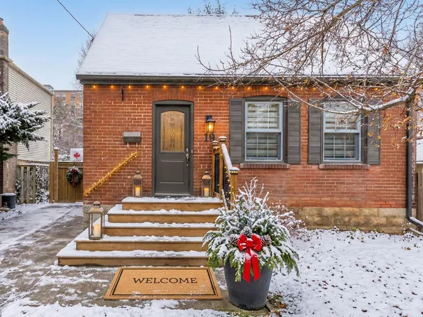 19 Albani St, Toronto, ON M8V 1X3