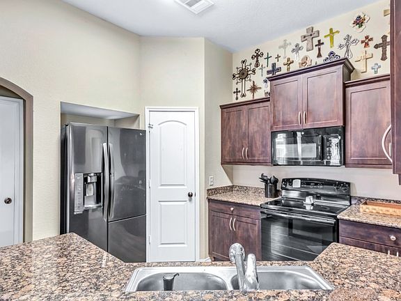 3rd image of 4114 Whispering Creek Dr