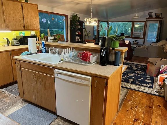 2nd image of 105 Auburn Rd APT 6