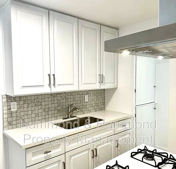 5854 Tujunga Ave #2 — Photo 7