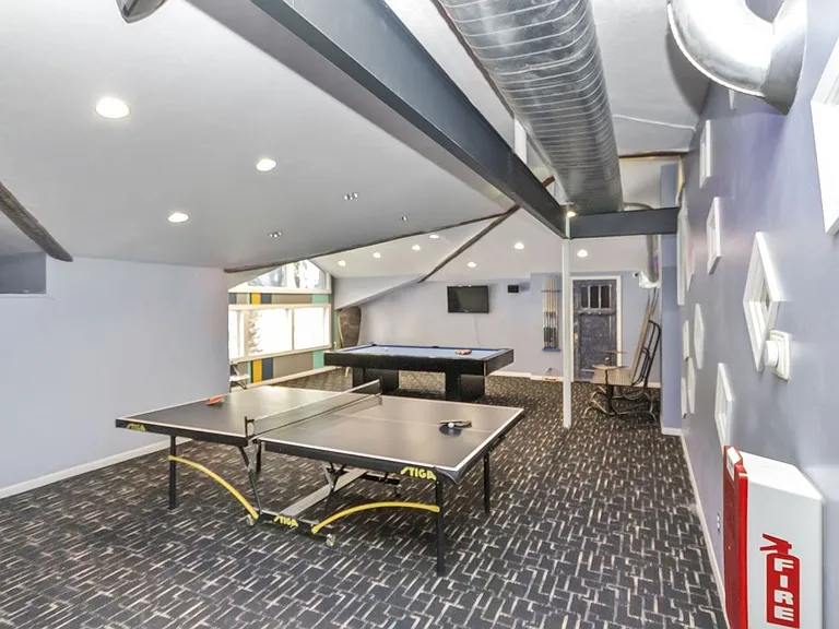 The Metropolis Apartments — Photo 69
