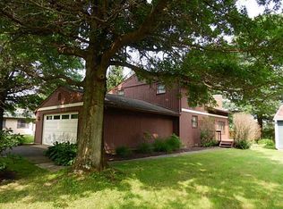 13237 E Canal Dr, Conneaut Lake, PA 16316