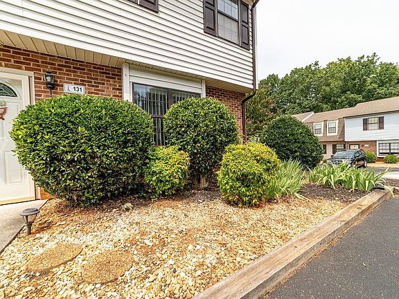 2nd image of 131 Cape Charles Sq