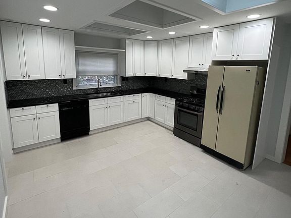 4th image of 900 20th St S #B