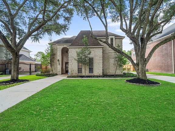 2nd image of 20719 Castle Bend Dr