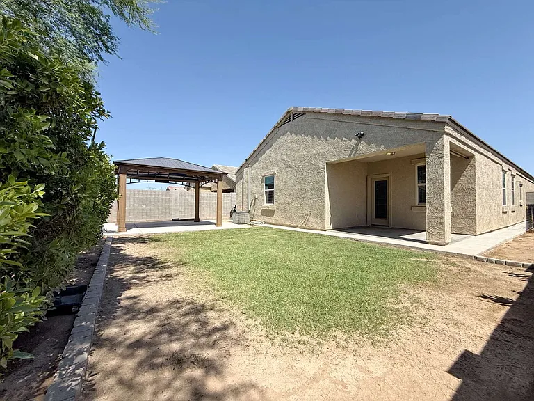 30187 W Avalon Dr — Photo 35