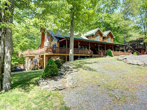 4th image of 1015 Sunny Slope Dr