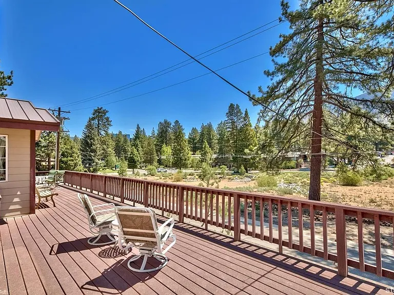 HUGE 360 wrap around deck for specular mountain views & listen to the outdoor casino concerts as if you were there!