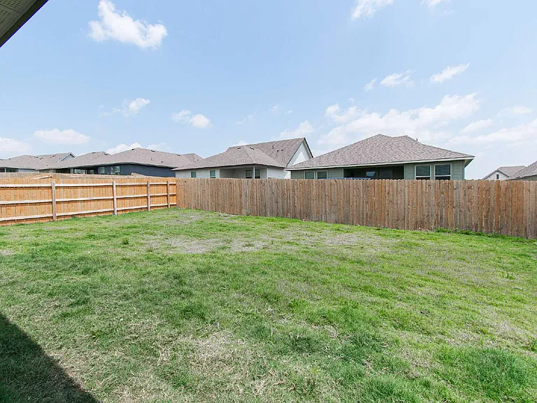 2342 Bee Creek Loop — Photo 22