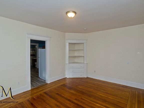 5th image of 638 Belmont Ave APT 2L