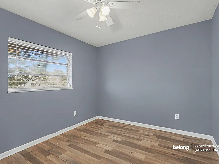 865 Canada St NE — Photo 11