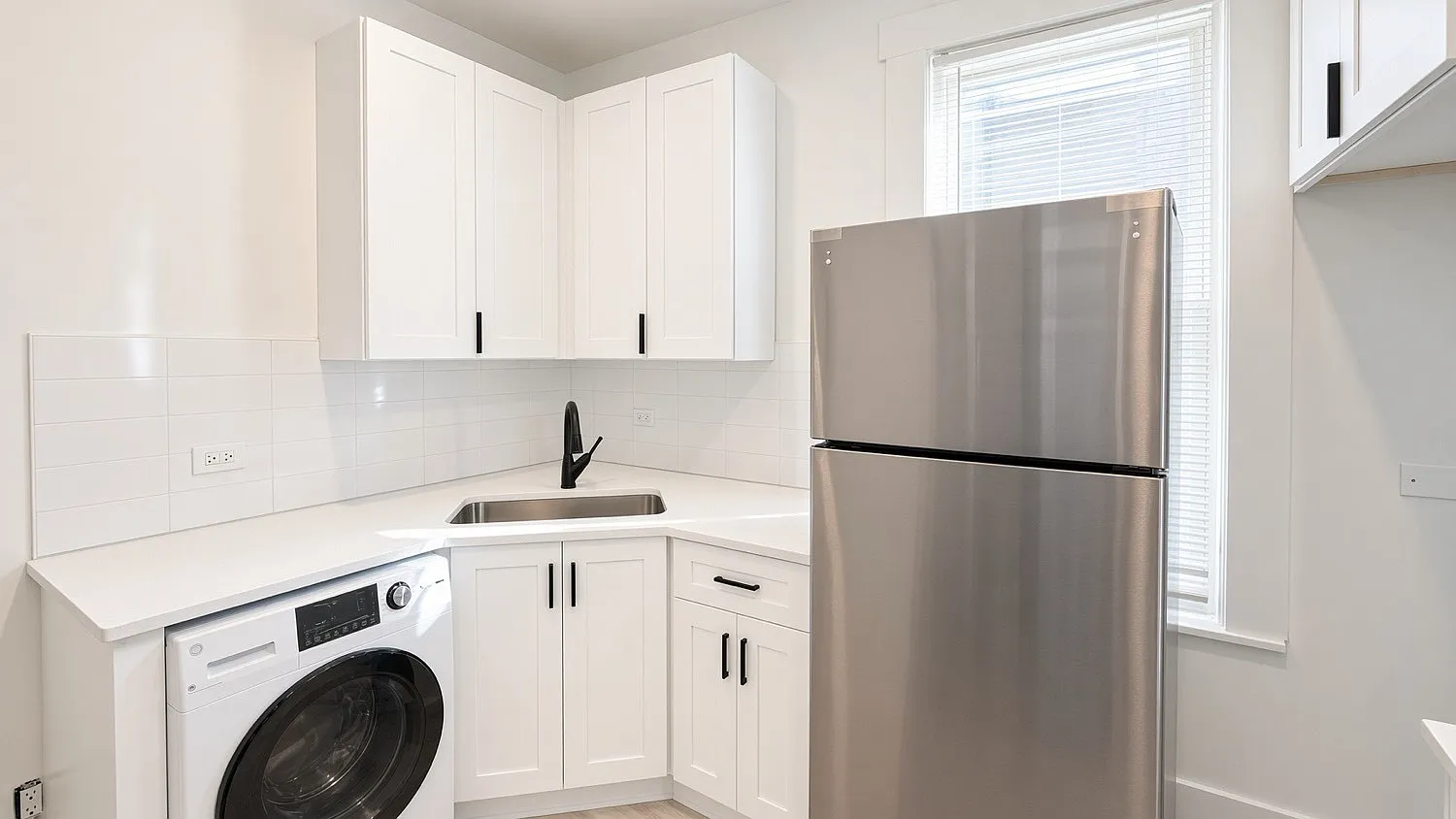 4347 W Irving Park Rd — Photo 3
