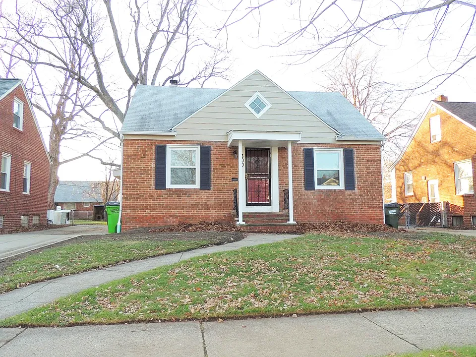 300 E 246th St