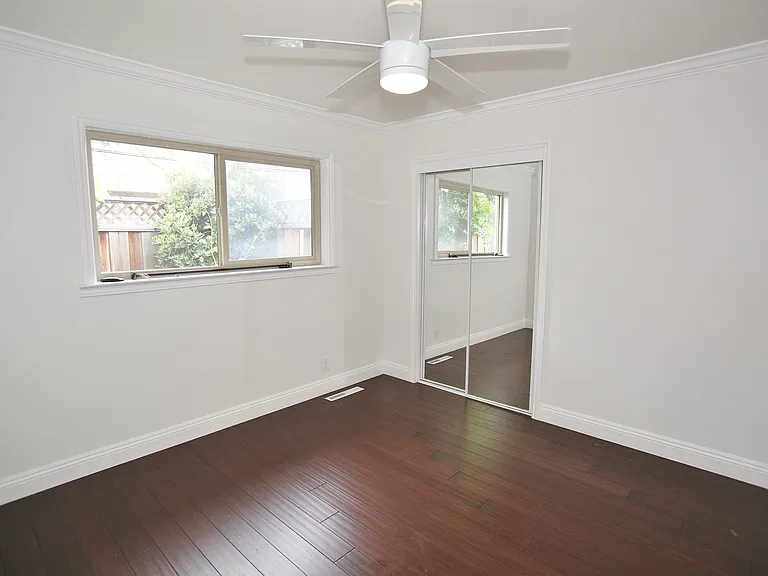 21126 Ashfield Ave — Photo 10