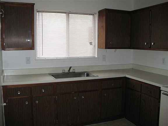 One Bedroom Kitchen
