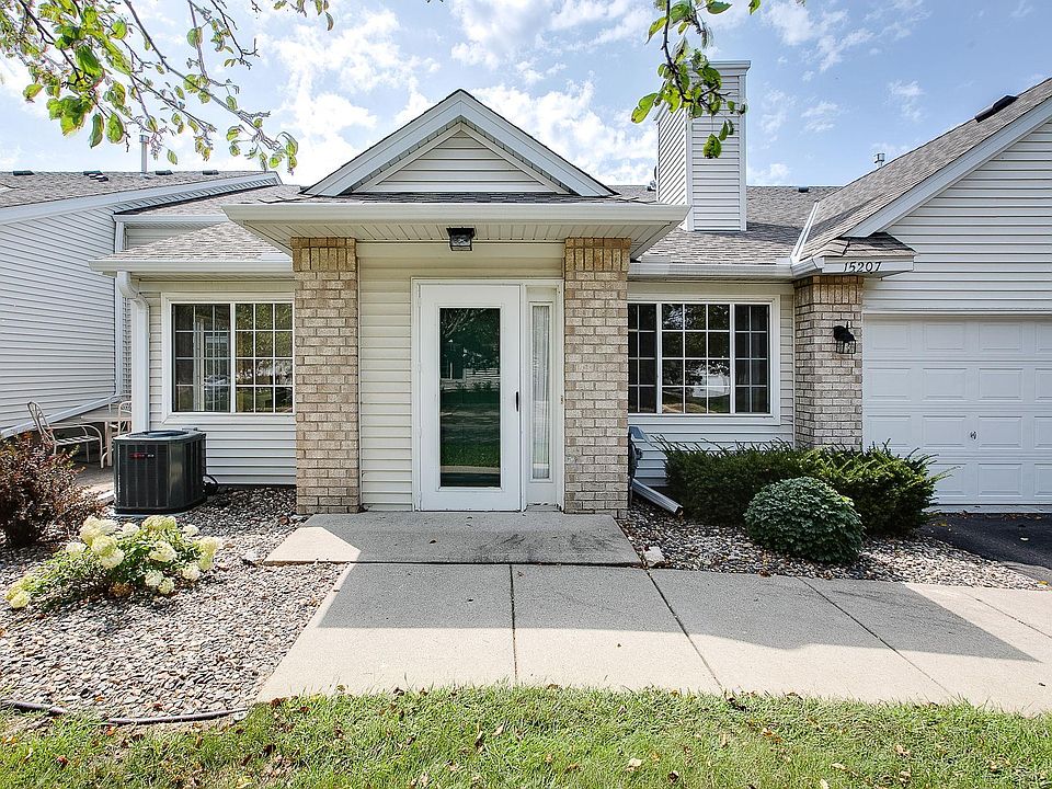 1st image of 15207 Greenhaven Way