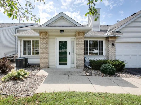 15207 Greenhaven Way, Burnsville, MN 55306