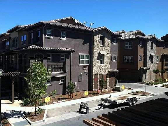 3rd image of 506 Umbria Pl