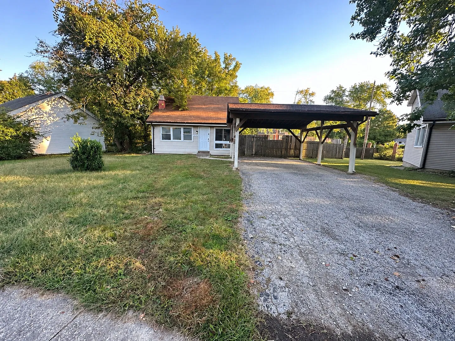 973 Chesswood Dr — Photo 3