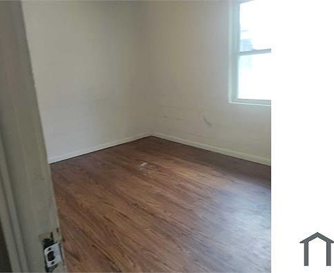 2nd image of 707 W Jefferson St APT A