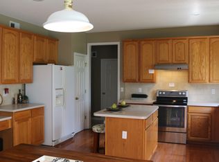 15893 S Fox Ridge Ct, Olathe, KS 66062