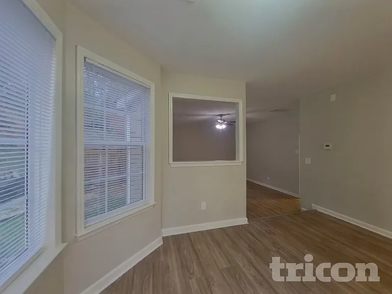 432 Rolling Stream Dr — Photo 5