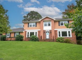 7 Twin Brook Rd, West Caldwell, NJ 07006