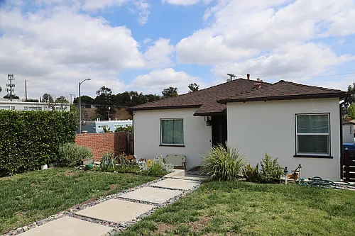 2348 Warwick Ave Photo 1