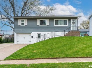 1212 E 35th St, Davenport, IA 52807
