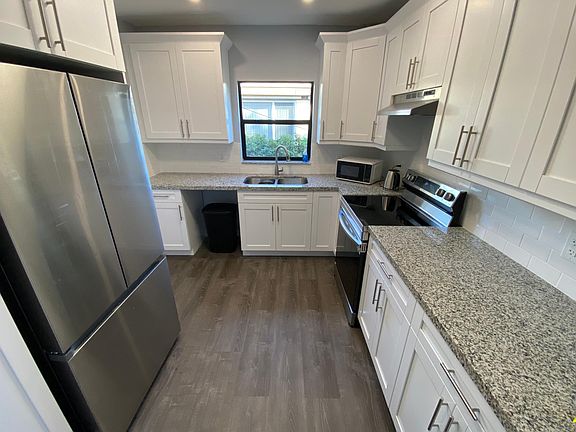 3rd image of 15861 NE 14th Ct N #1