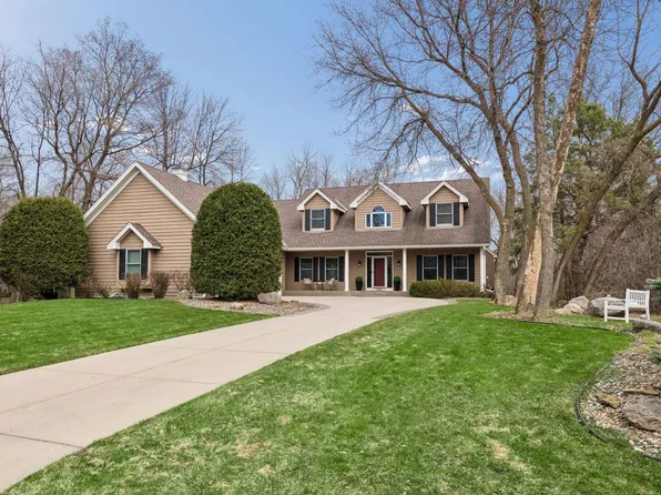 1360 Zircon Ln N, Plymouth, MN 55447