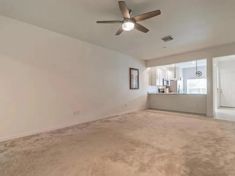 1122 Hillhurst Dr — Photo 6