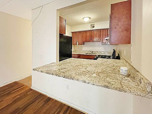 3rd image of 1988 Bergen St #1