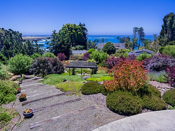 3rd image of 44781 Baywood Dr