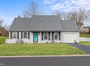 35 Village Spring Ln, Reinholds, PA 17569