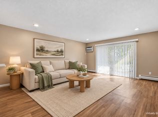 10211 Cedar Lake Rd APT 115, Minnetonka, MN 55305