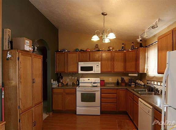 BLACKHILLS120590A