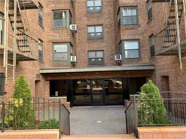 90-11 Northern Blvd #411, Queens, NY 11369