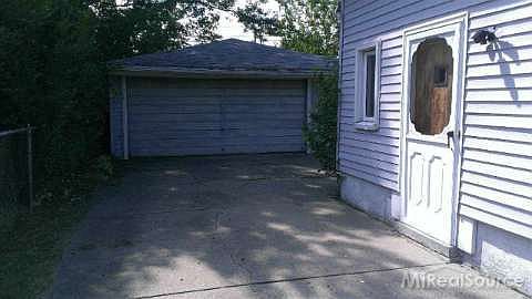 2nd image of 29205 Hillview St