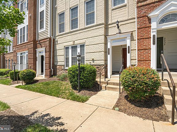 2nd image of 2231 Oberlin Dr