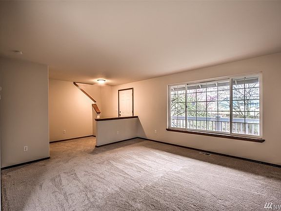 5th image of 722 95th Dr SE