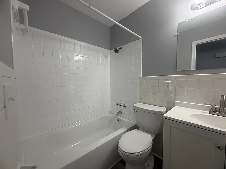902 E Frederick St — Photo 15