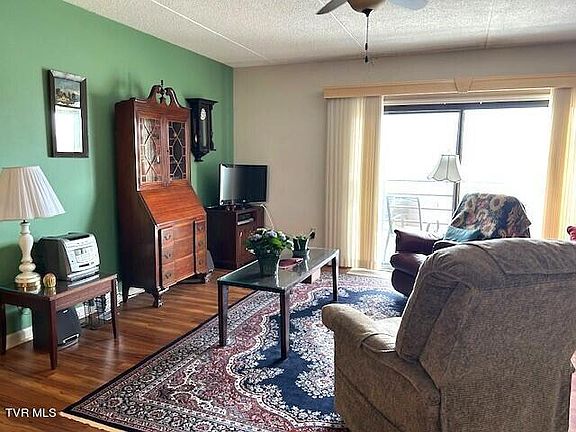 3rd image of 1585 Fort Henry Dr APT 5D
