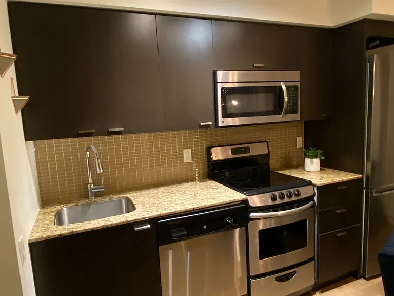 775 King St W #418 — Photo 10